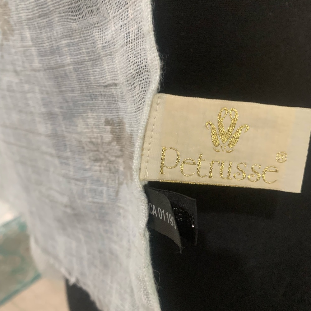 Petrusse Linen Long Scarf - Picture 5 of 9